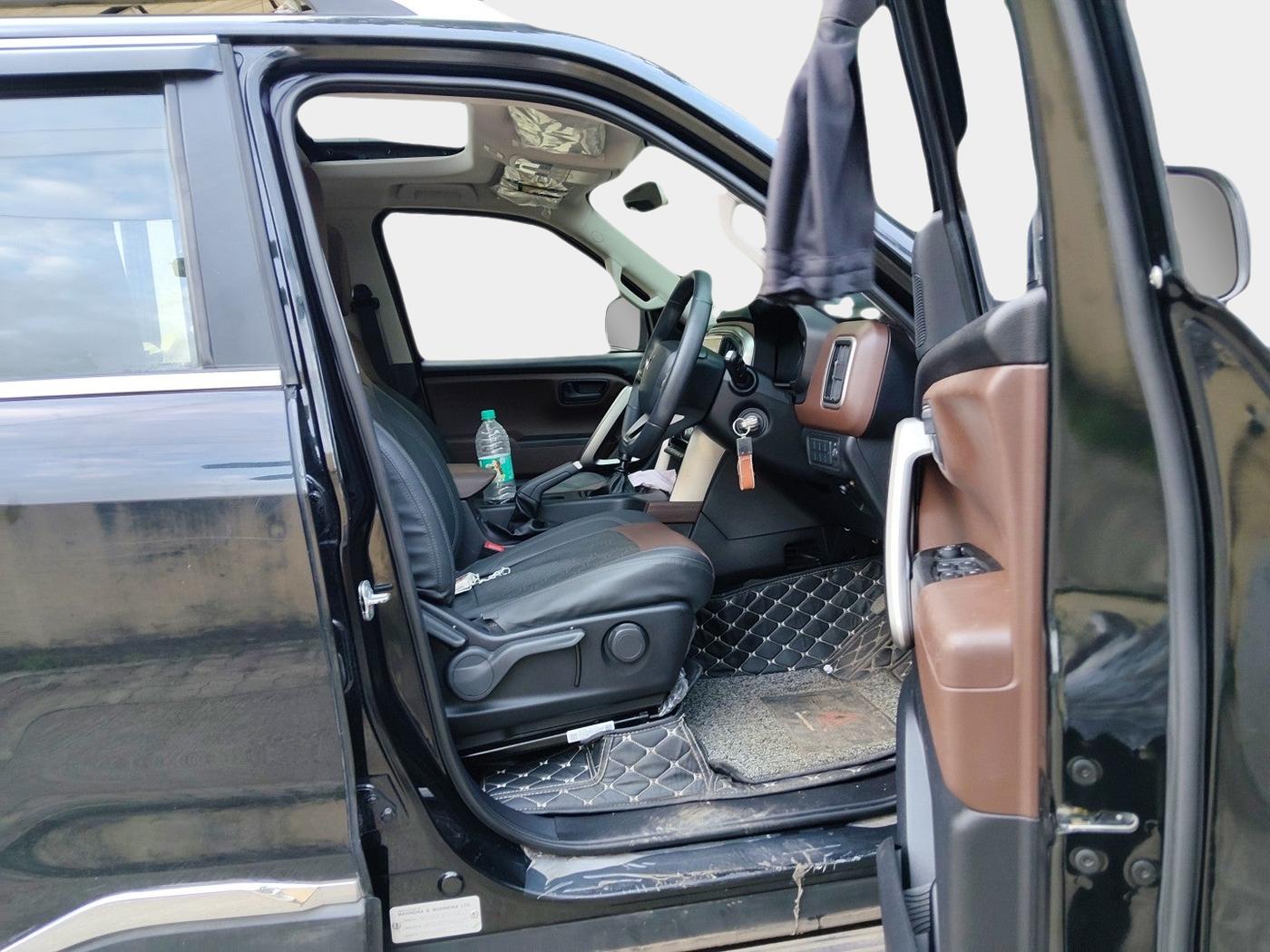 2023 Mahindra SCORPIO-N Z6 DIESEL MT 2WD 7 STR, Diesel, Manual, 27,711 km, interior
