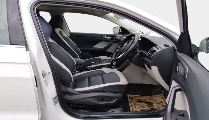 2023 Volkswagen TAIGUN  Topline 1.0 TSI AT (Electric Seats), Petrol, Automatic, 19,000 km, interior