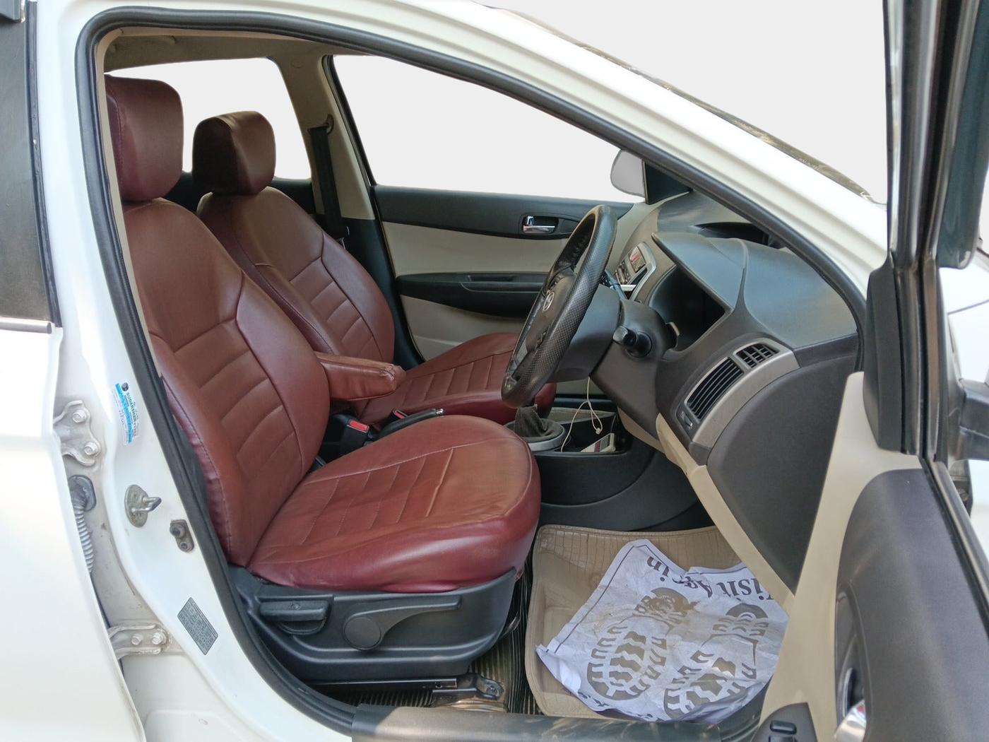 2012 Hyundai i20 ASTA 1.4 CRDI, Diesel, Manual, 1,10,320 km, interior
