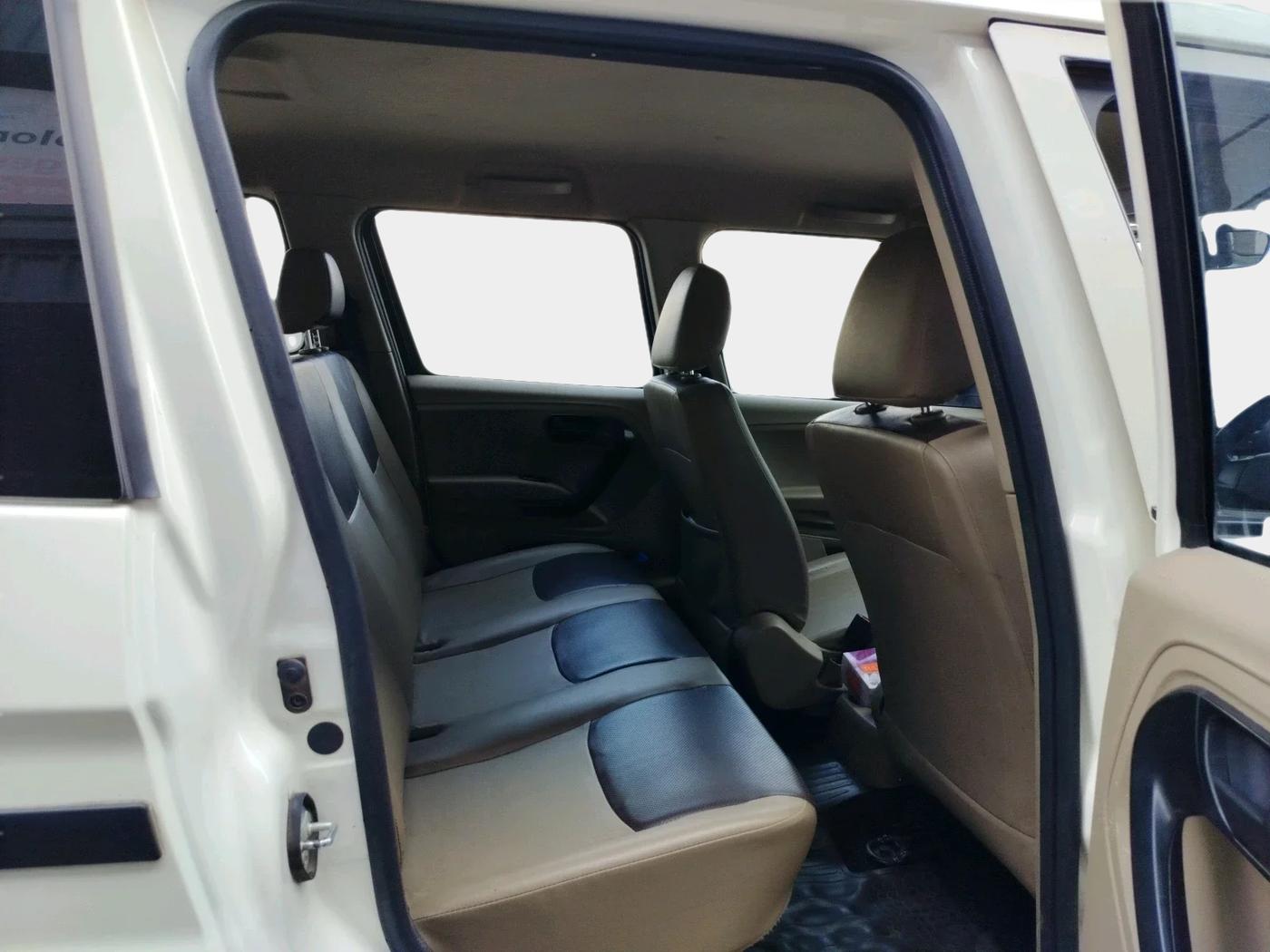2023 Mahindra BOLERO NEO N 4, Diesel, Manual, 1,13,116 km, interior
