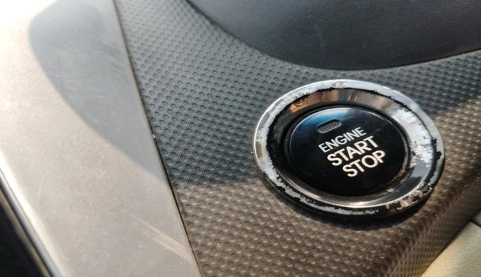 2014 Hyundai Verna FLUIDIC 1.6 VTVT SX, Petrol, Manual, 1,19,335 km, interior