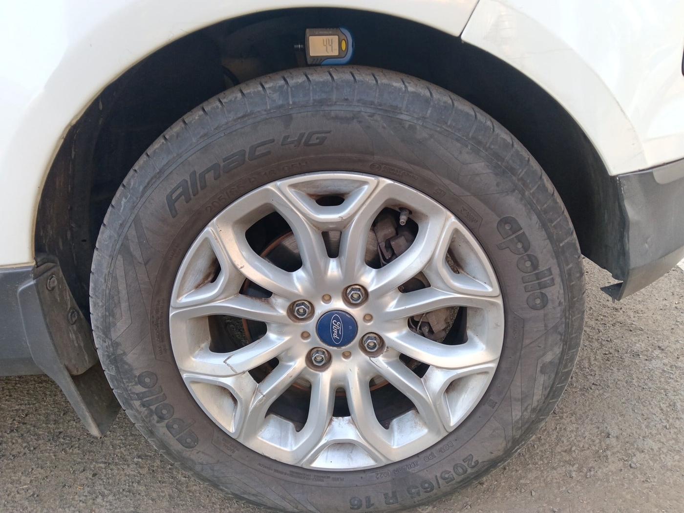 2015 Ford Ecosport TITANIUM 1.5L DIESEL, Diesel, Manual, 1,44,686 km, tyre