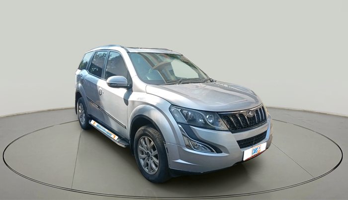2016 Mahindra XUV500 W10, Diesel, Manual, 2,32,407 km, exterior