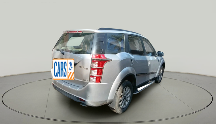 2016 Mahindra XUV500 W10, Diesel, Manual, 2,32,407 km, exterior