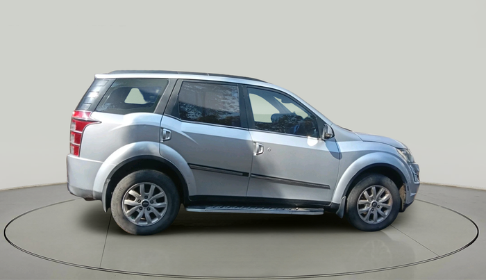 2016 Mahindra XUV500 W10, Diesel, Manual, 2,32,407 km, exterior