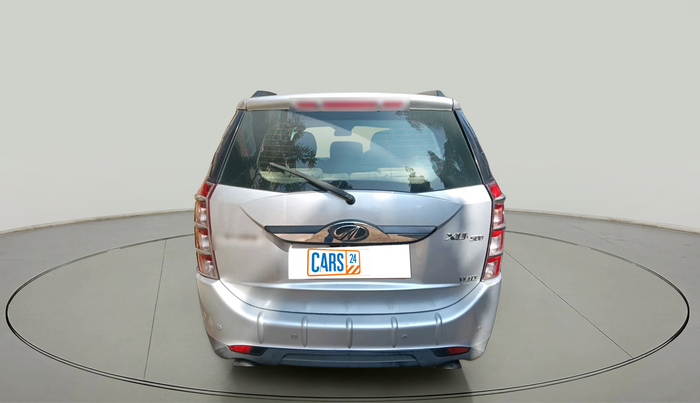 2016 Mahindra XUV500 W10, Diesel, Manual, 2,32,407 km, exterior