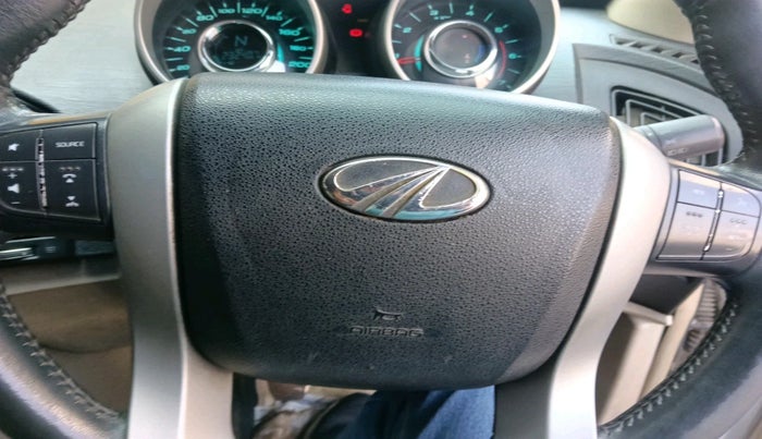 2016 Mahindra XUV500 W10, Diesel, Manual, 2,32,407 km, interior