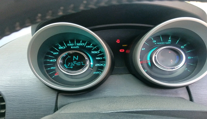 2016 Mahindra XUV500 W10, Diesel, Manual, 2,32,407 km, interior