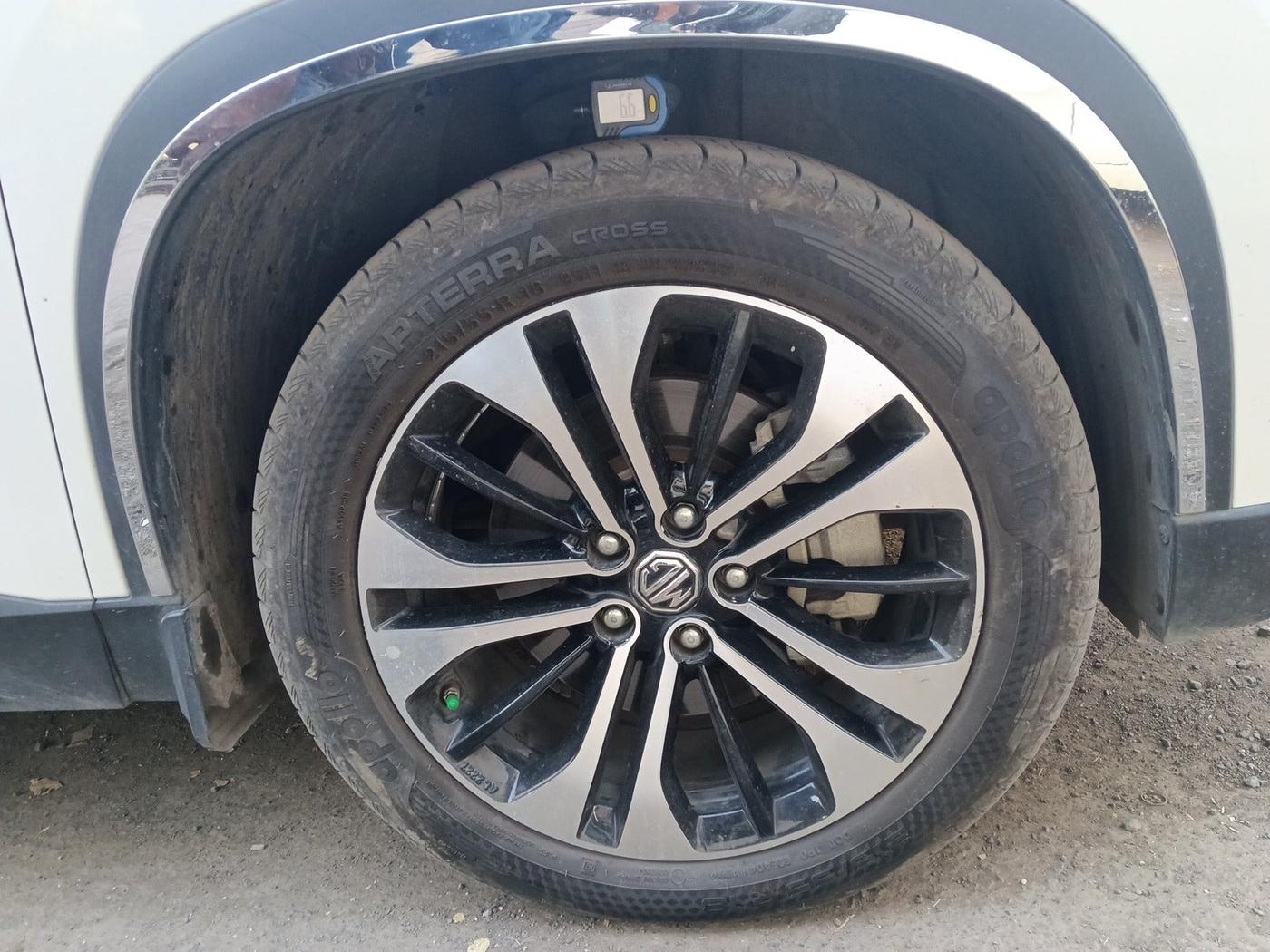 2021 MG HECTOR SHARP 2.0 DIESEL, Diesel, Manual, 42,112 km, tyre