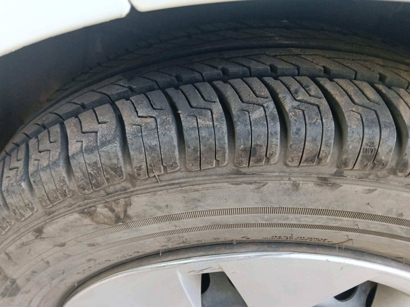2017 Hyundai Xcent E+, Petrol, Manual, 46,548 km, tyre