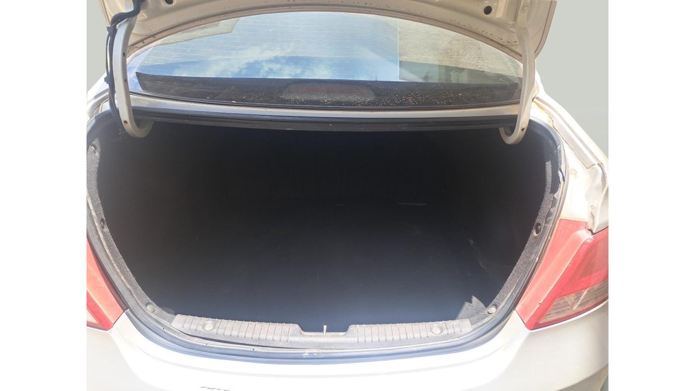 2015 Hyundai Verna FLUIDIC 4S 1.6 VTVT S(O), Petrol, Manual, 98,923 km, exterior