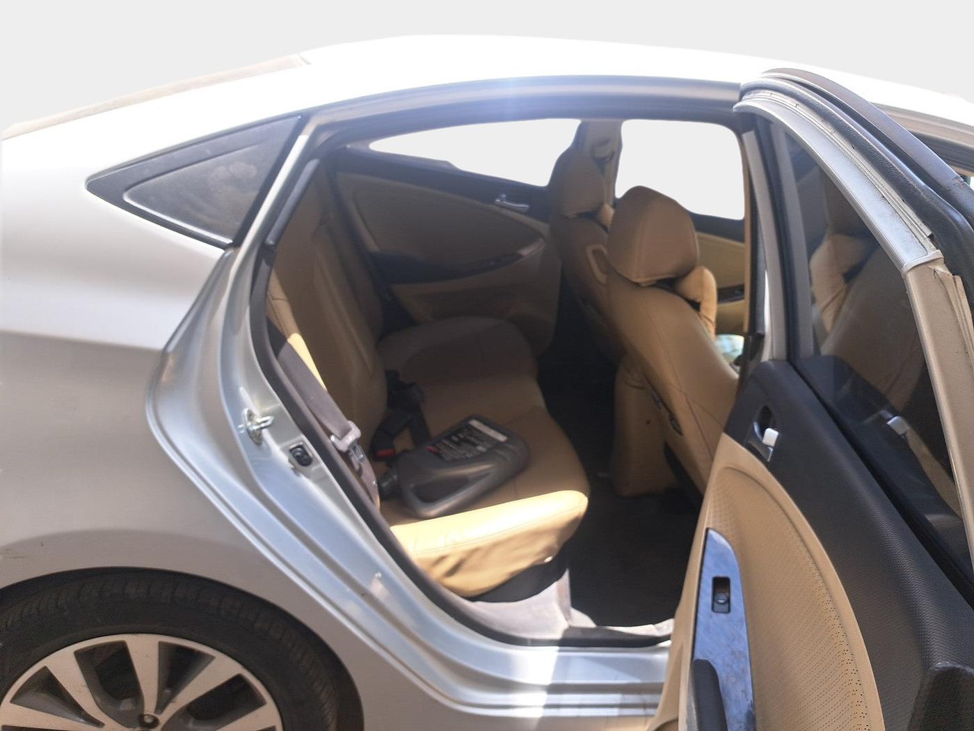 2015 Hyundai Verna FLUIDIC 4S 1.6 VTVT S(O), Petrol, Manual, 98,923 km, interior