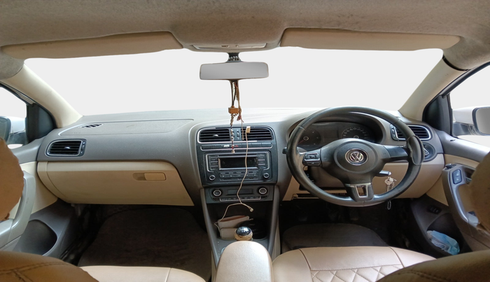 2013 Volkswagen Vento HIGHLINE DIESEL 1.6, Diesel, Manual, 1,98,864 km, interior