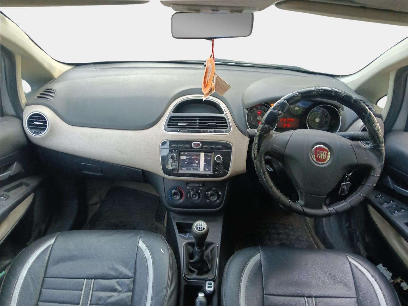 2017 Fiat URBAN CROSS DYNAMIC MULTIJET, Diesel, Manual, 1,34,248 km, interior