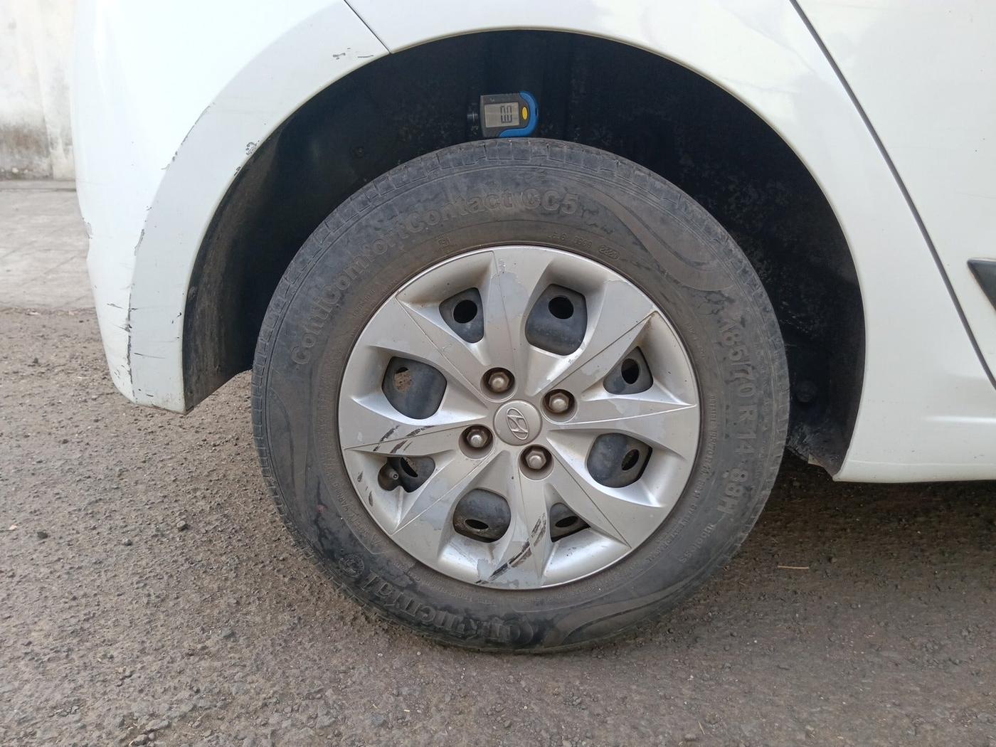 2014 Hyundai Elite i20 SPORTZ 1.2, Petrol, Manual, 1,46,514 km, tyre