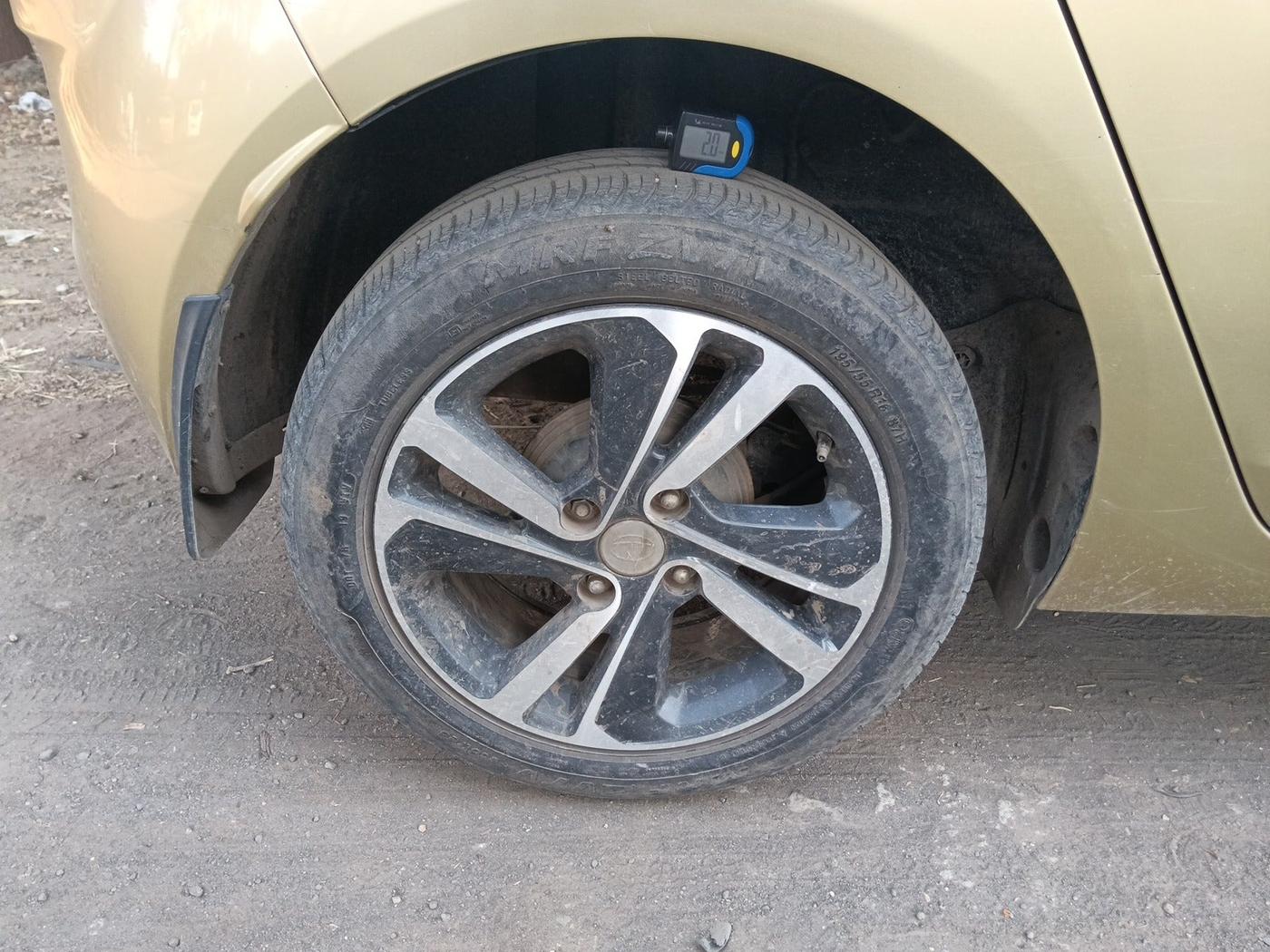 2020 Tata ALTROZ XZ PETROL, Petrol, Manual, 40,014 km, tyre