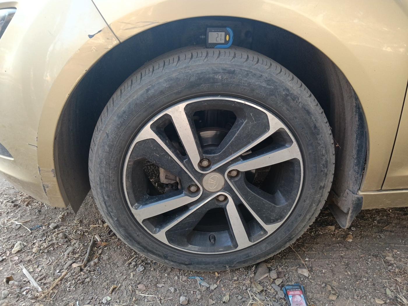 2020 Tata ALTROZ XZ PETROL, Petrol, Manual, 40,014 km, tyre