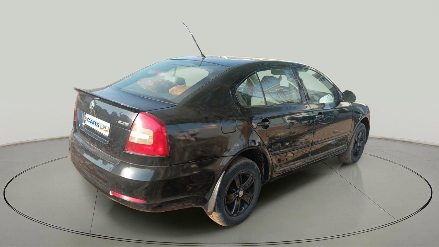 2010 Skoda Laura AMBIENTE 2.0 TDI CR MT, Diesel, Manual, 1,16,042 km, exterior