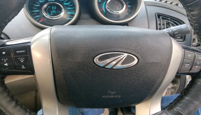 2017 Mahindra XUV500 W6 1.99, Diesel, Manual, 92,511 km, interior