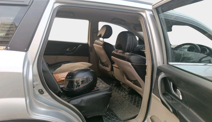 2017 Mahindra XUV500 W6 1.99, Diesel, Manual, 92,511 km, interior