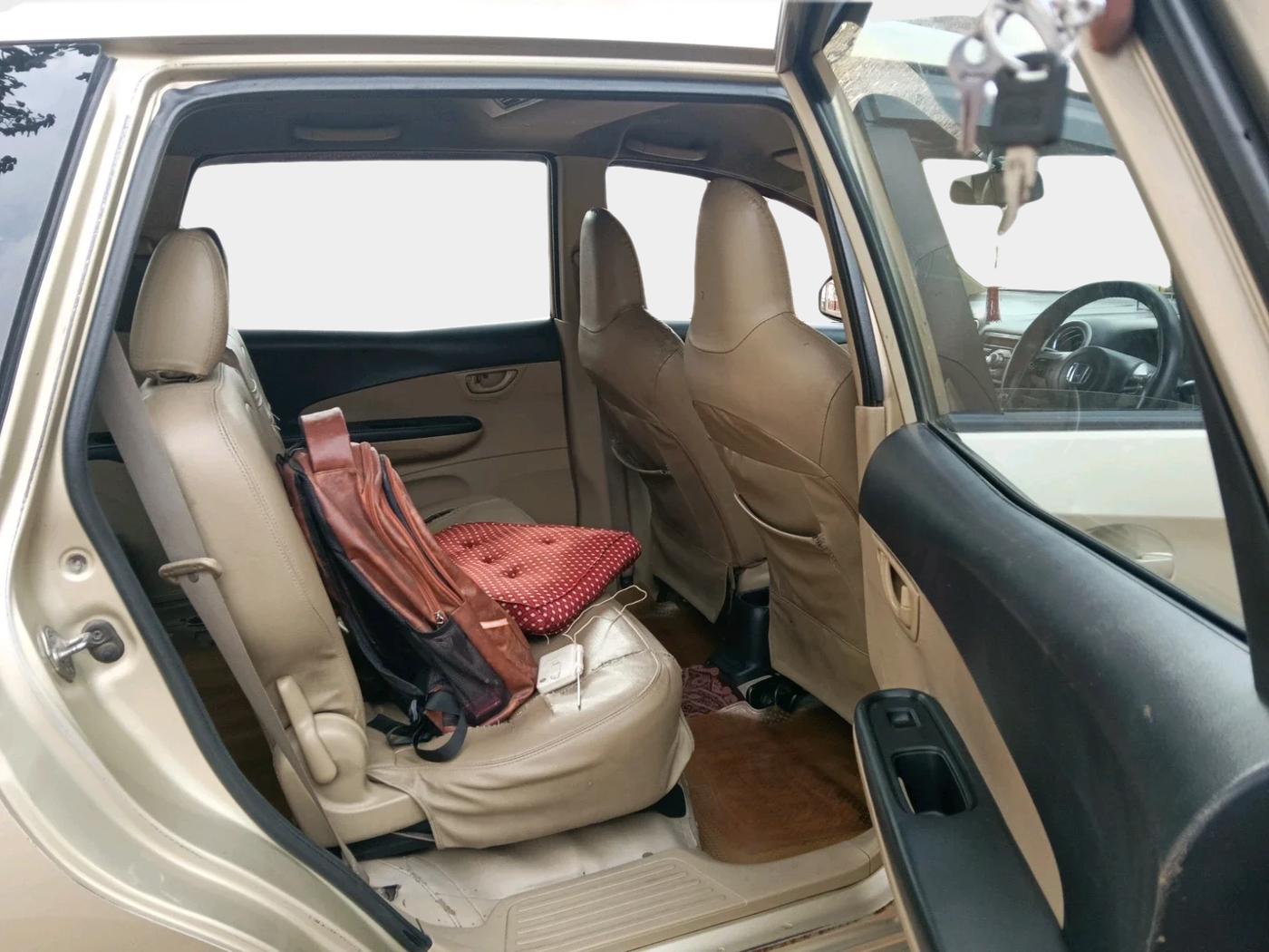 2014 Honda Mobilio 1.5L I-DTEC V, Diesel, Manual, 1,73,000 km, interior