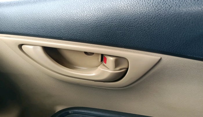 2014 Honda Mobilio 1.5L I-DTEC V, Diesel, Manual, 1,70,597 km, interior