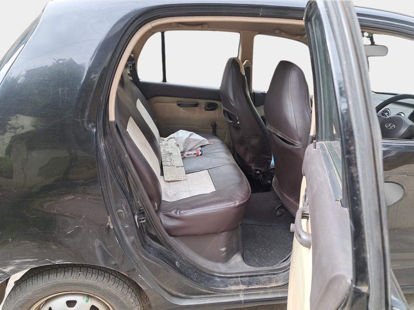 2011 Hyundai Santro Xing GL PLUS, Petrol, Manual, 7,00,035 km, interior