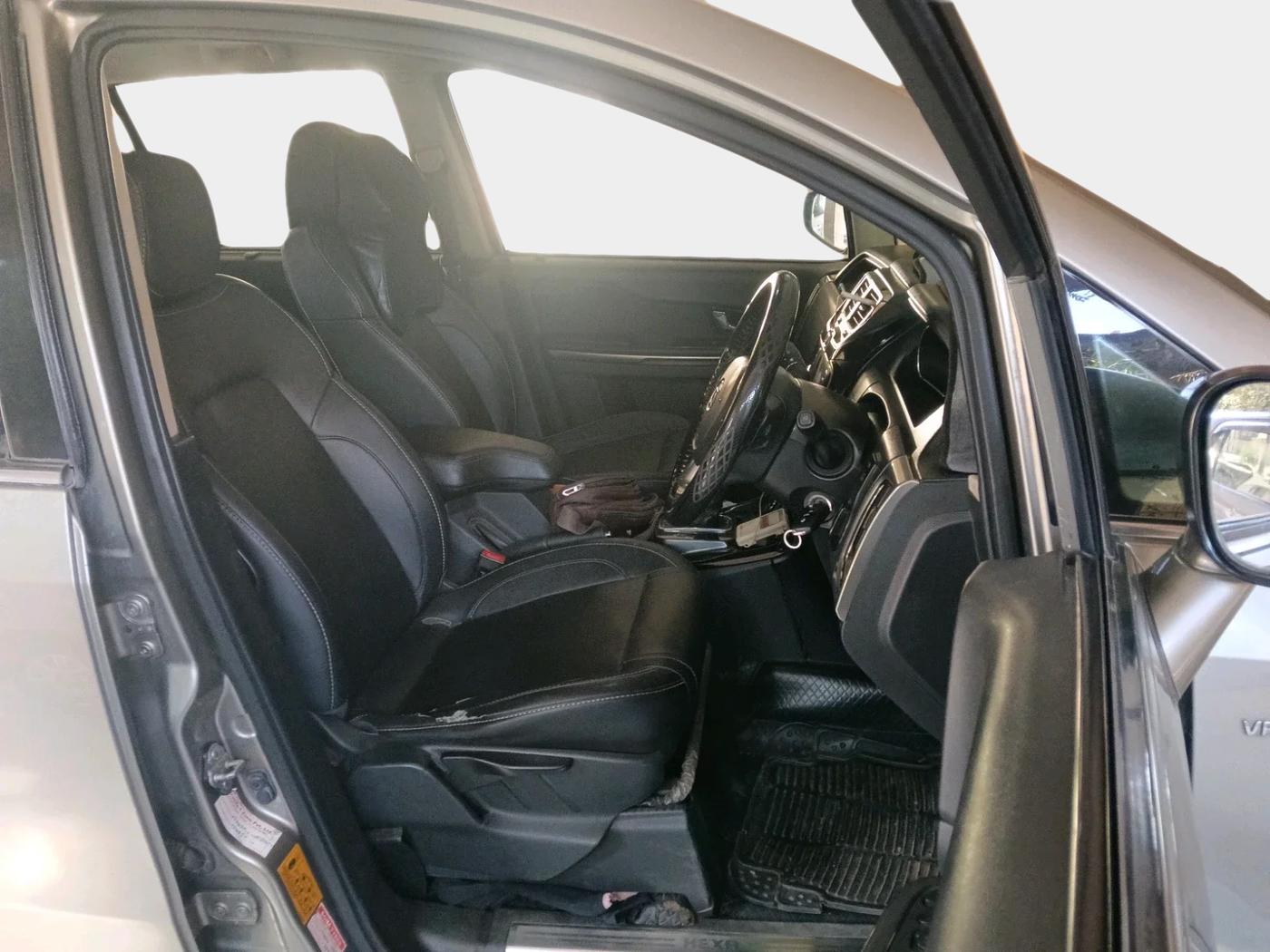 2017 Tata Hexa XTA 4X2 7 STR, Diesel, Automatic, 2,72,583 km, interior