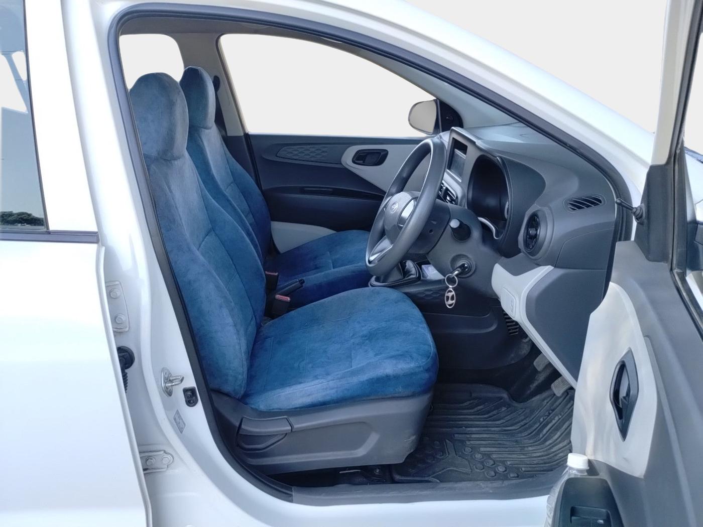 2023 Hyundai GRAND I10 NIOS ERA 1.2 KAPPA VTVT, Petrol, Manual, 44,424 km, interior