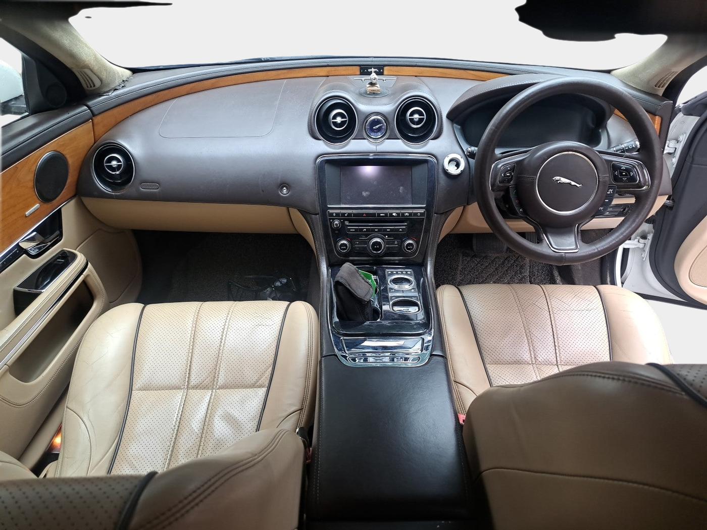 2011 Jaguar XJ L 3.0 V 6 Portfolio, Diesel, Automatic, 65,958 km, interior