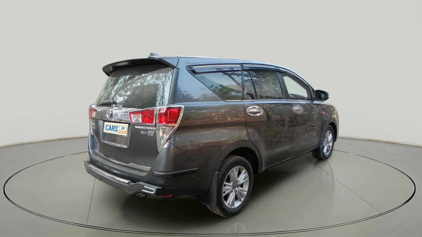 2016 Toyota Innova Crysta 2.4 ZX 7 STR, Diesel, Manual, 2,29,124 km, exterior