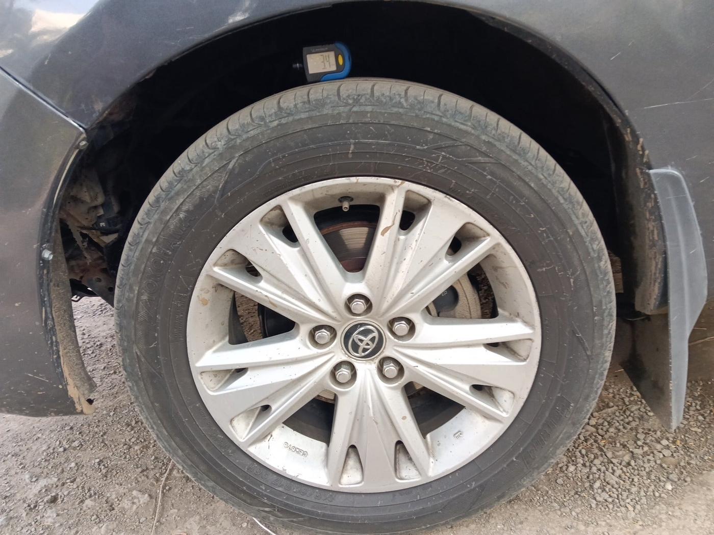 2016 Toyota Innova Crysta 2.4 ZX 7 STR, Diesel, Manual, 2,29,124 km, tyre