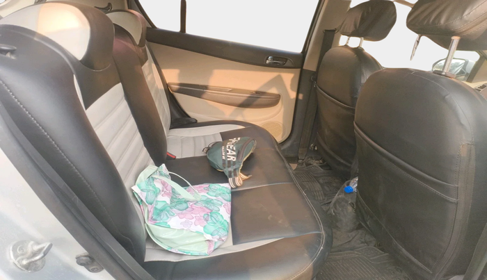 2012 Hyundai i20 MAGNA 1.2, Petrol, Manual, 1,13,163 km, interior