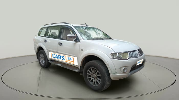 2014 Mitsubishi Pajero Sport 2.5 MT 4X4, Diesel, Manual, 3,30,261 km, exterior