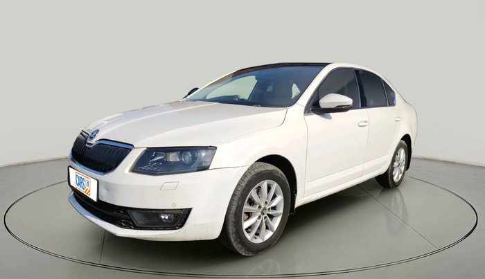 2015 Skoda Octavia ELEGANCE 2.0 TDI AT, Diesel, Automatic, 1,58,887 km, exterior