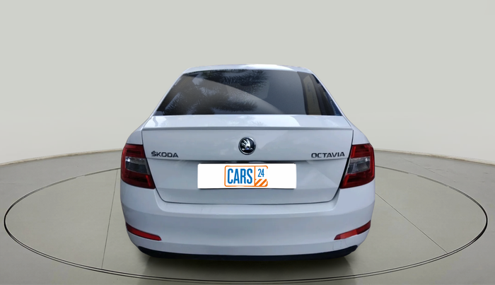 2015 Skoda Octavia ELEGANCE 2.0 TDI AT, Diesel, Automatic, 1,58,887 km, exterior