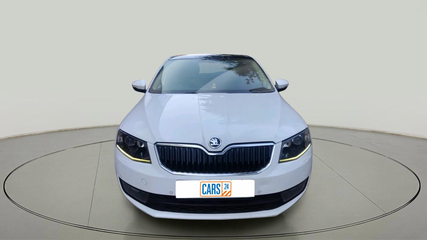 2015 Skoda Octavia ELEGANCE 2.0 TDI AT, Diesel, Automatic, 1,58,887 km, exterior