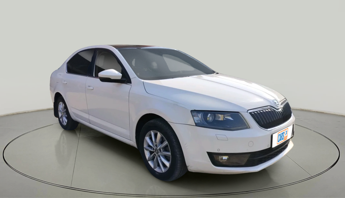 2015 Skoda Octavia ELEGANCE 2.0 TDI AT, Diesel, Automatic, 1,58,887 km, exterior