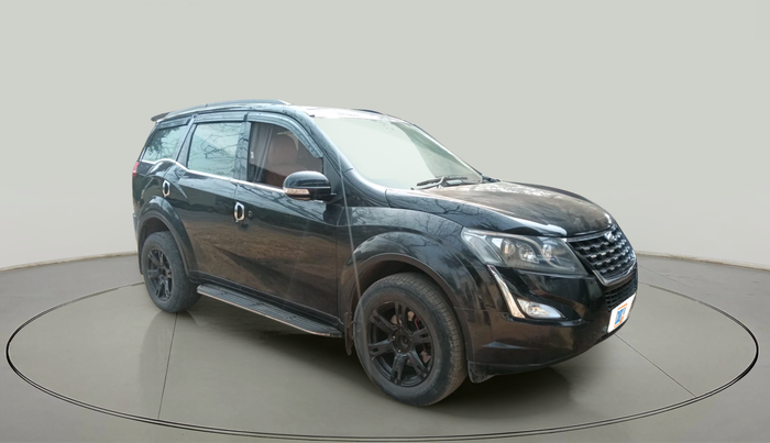 2015 Mahindra XUV500 W6, Diesel, Manual, 3,35,111 km, exterior