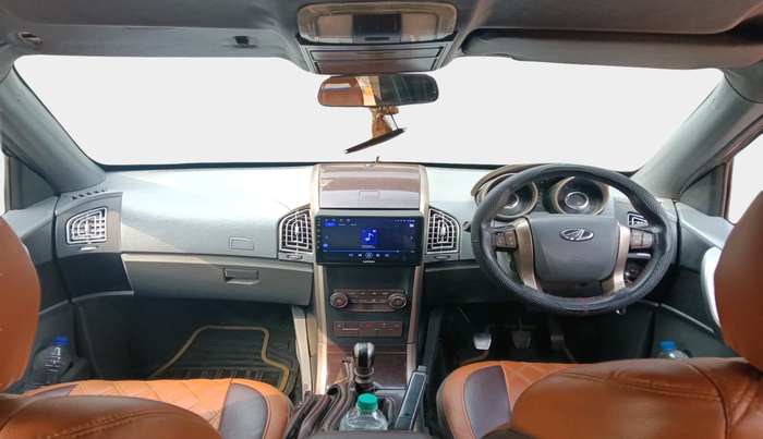 2015 Mahindra XUV500 W6, Diesel, Manual, 3,35,111 km, interior