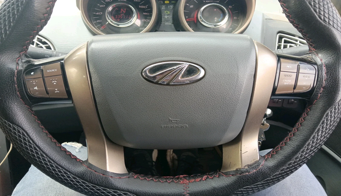 2015 Mahindra XUV500 W6, Diesel, Manual, 3,35,111 km, interior