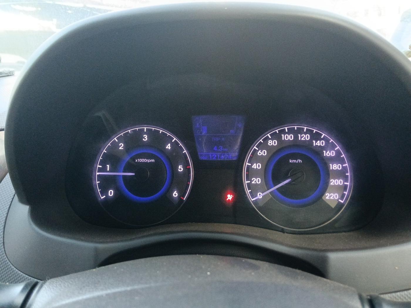 2013 Hyundai Verna FLUIDIC 1.6 CRDI SX, Diesel, Manual, 1,21,494 km, interior