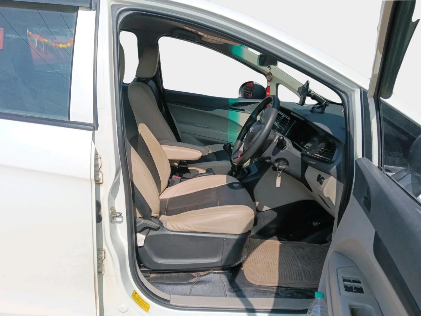 2019 Mahindra MARAZZO M2 8 STR, Diesel, Manual, 2,02,000 km, interior