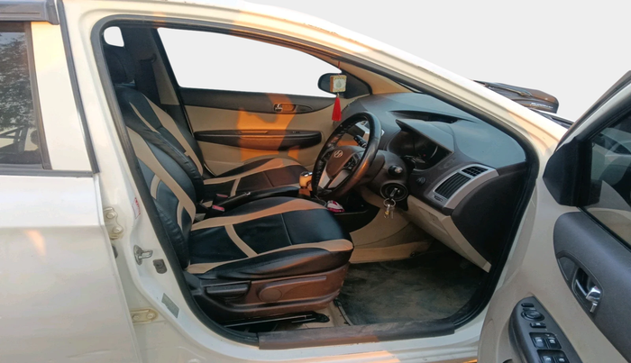 2010 Hyundai i20 ASTA 1.4 CRDI, Diesel, Manual, 1,51,672 km, interior