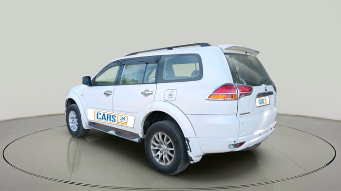 2014 Mitsubishi Pajero Sport 2.5 MT 4X4, Diesel, Manual, 3,40,989 km, exterior