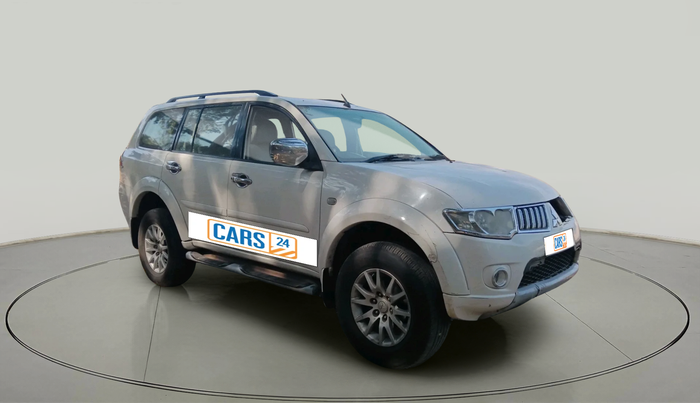 2014 Mitsubishi Pajero Sport 2.5 MT 4X4, Diesel, Manual, 3,40,989 km, exterior