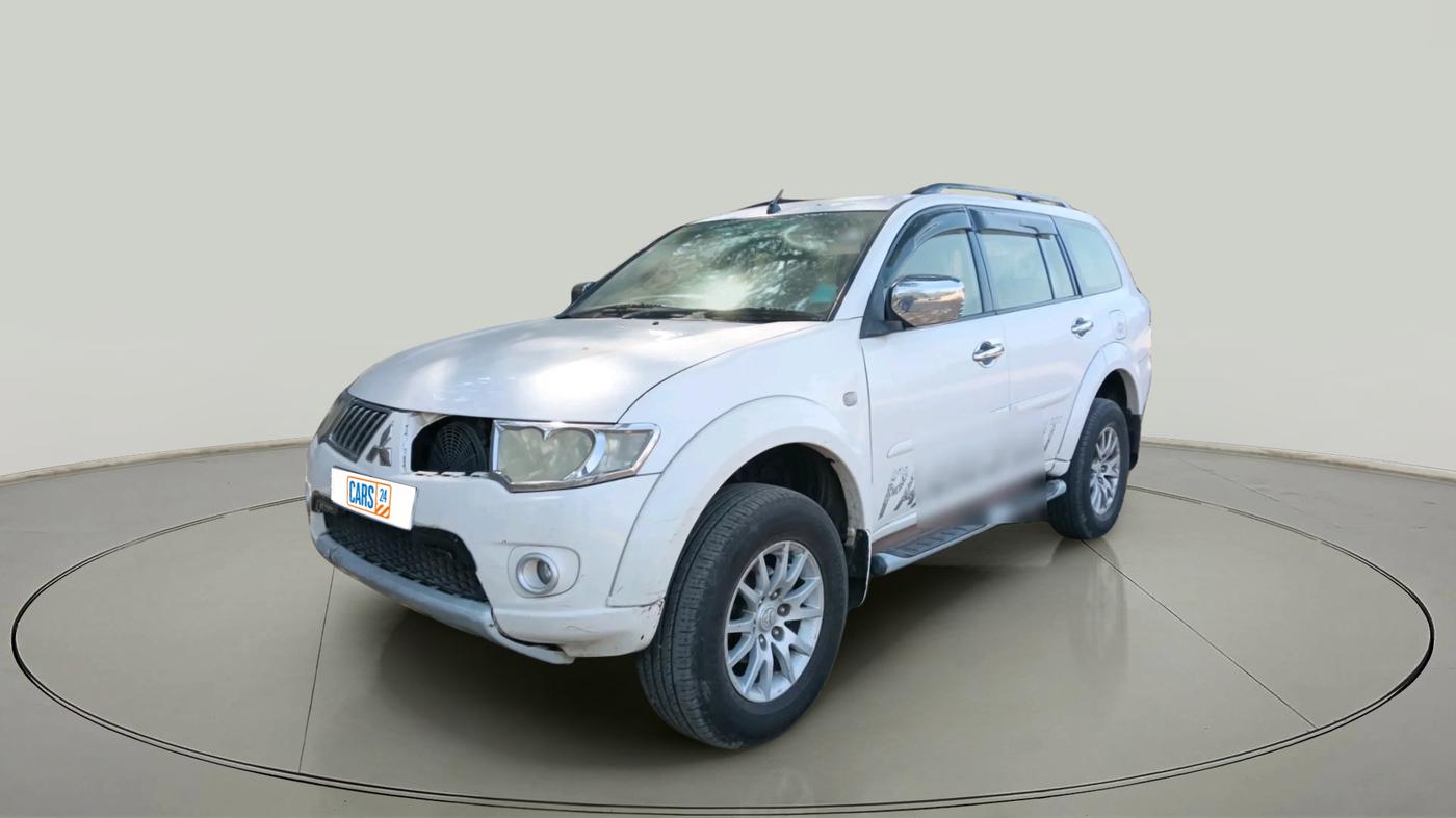 2014 Mitsubishi Pajero Sport 2.5 MT 4X4, Diesel, Manual, 3,40,989 km, exterior