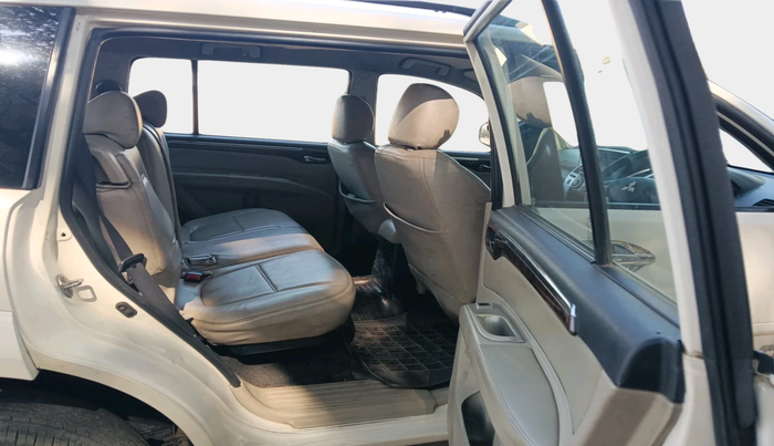 2014 Mitsubishi Pajero Sport 2.5 MT 4X4, Diesel, Manual, 3,40,989 km, interior