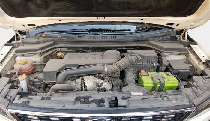 2020 Mahindra XUV300 W8 1.5 DIESEL, Diesel, Manual, 1,26,664 km, exterior