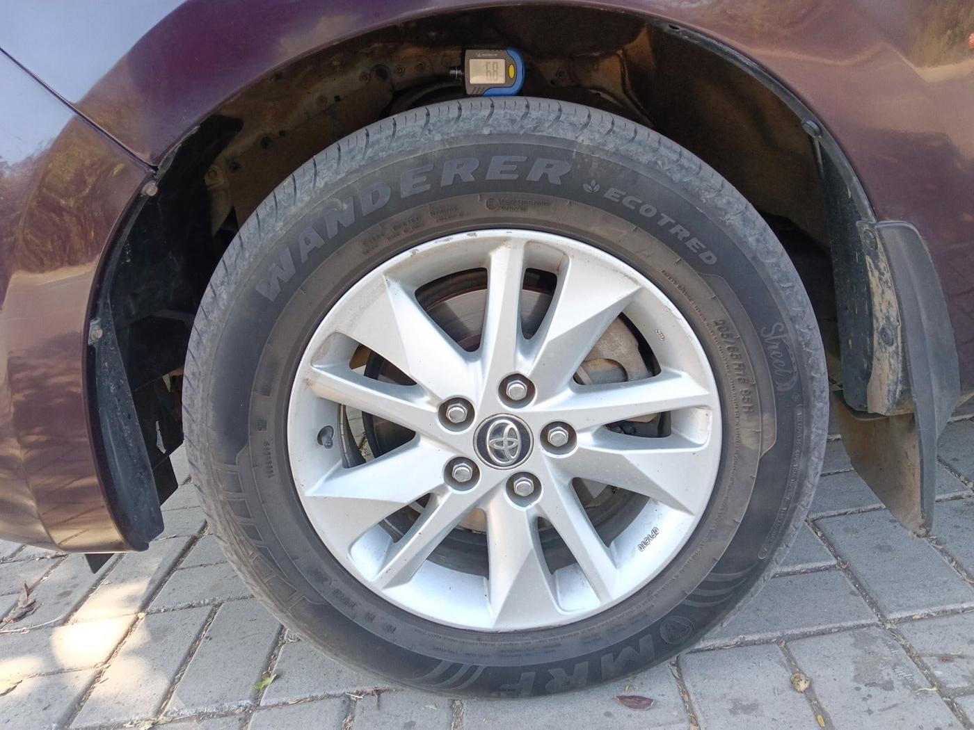 2018 Toyota Innova Crysta 2.4 GX 7 STR, Diesel, Manual, 1,36,691 km, tyre